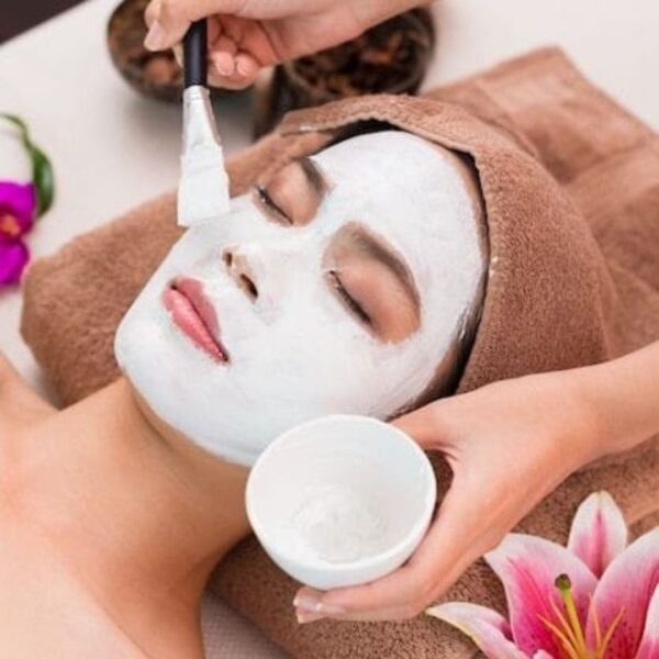 Whitening facial Whitening Facial (60 minutes)